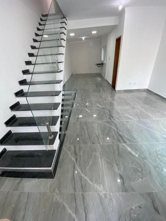 Sobrado à venda no Vila Guarani: 