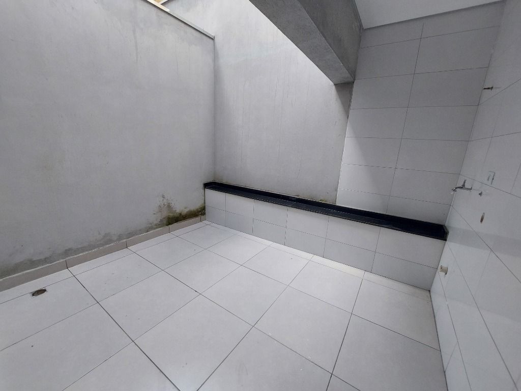 Sobrado à venda no Jardim Stella: 