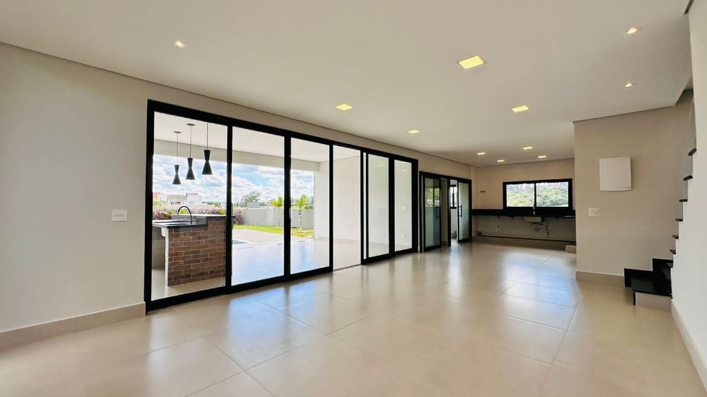 Sobrado à venda no Curitibanos: 