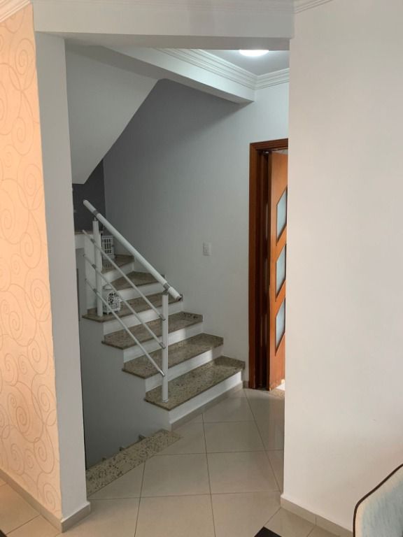 Sobrado à venda no Vila Scarpelli: 