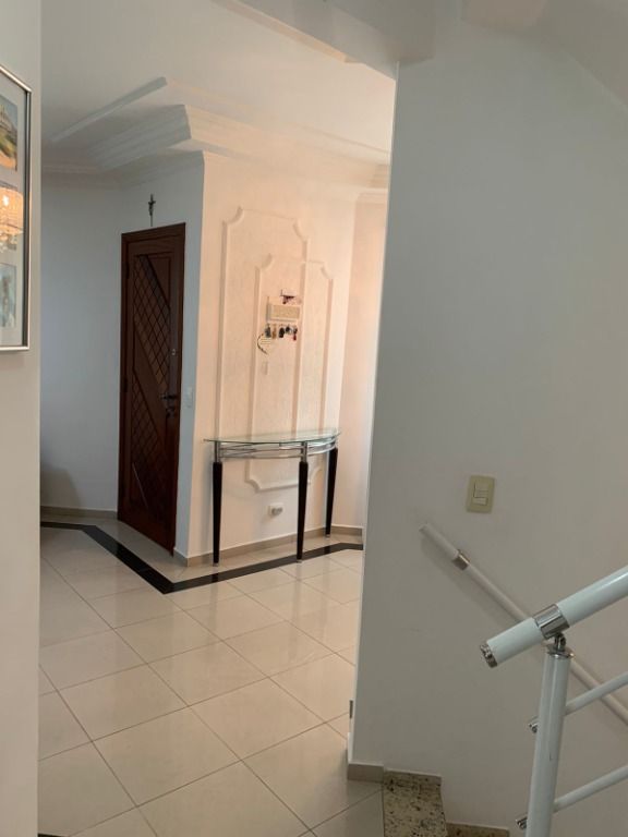 Sobrado à venda no Vila Scarpelli: 