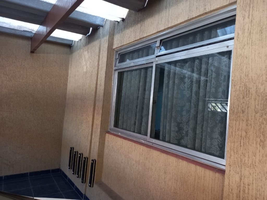 Sobrado à venda no Vila Scarpelli: 