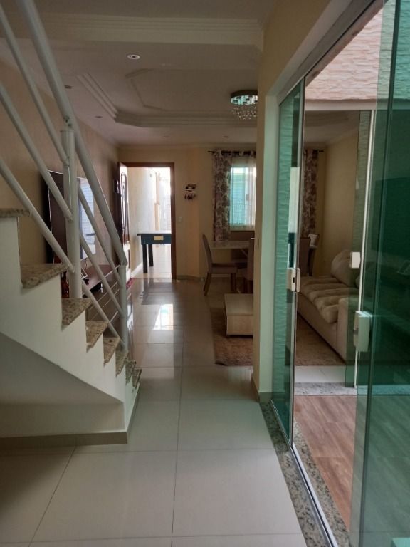 Sobrado à venda no Jardim Ocara: 