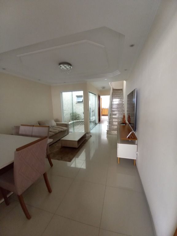 Sobrado à venda no Jardim Ocara: 