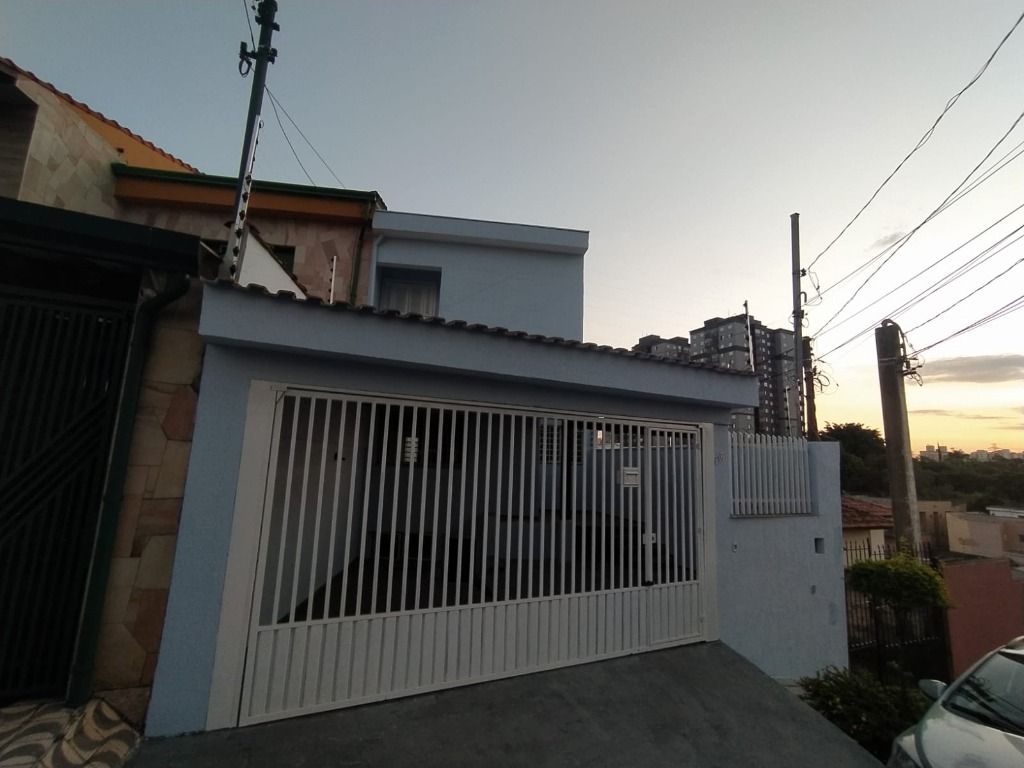 Sobrado à venda no Vila Eldízia: 
