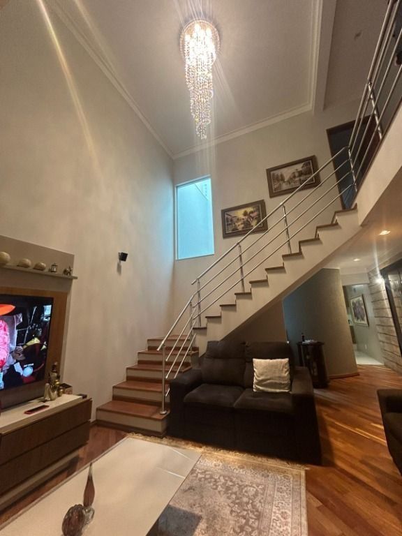 Sobrado à venda no Jardim Santo Antônio: 