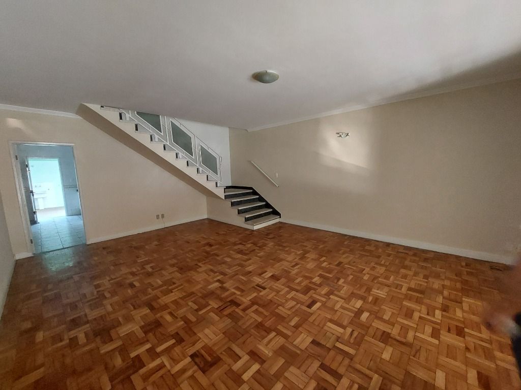 Sobrado à venda no Vila Scarpelli: 