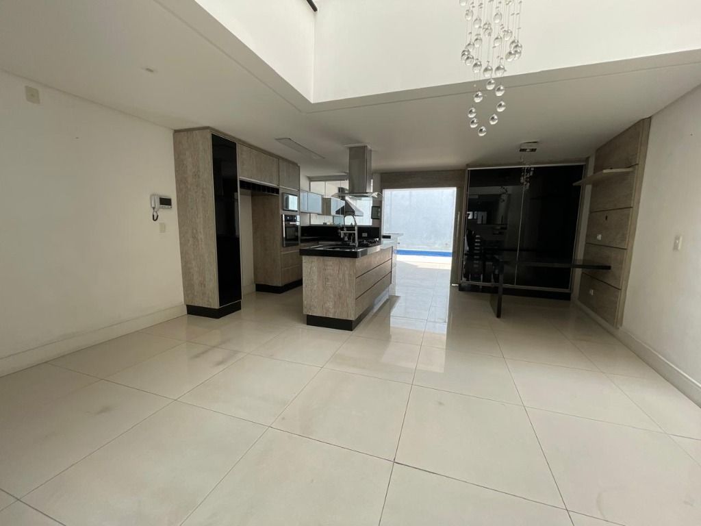 Sobrado à venda no Vila Vilma: 