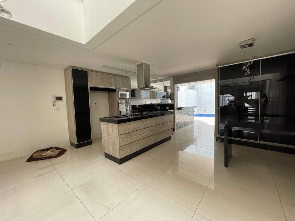 Sobrado à venda no Vila Vilma: 