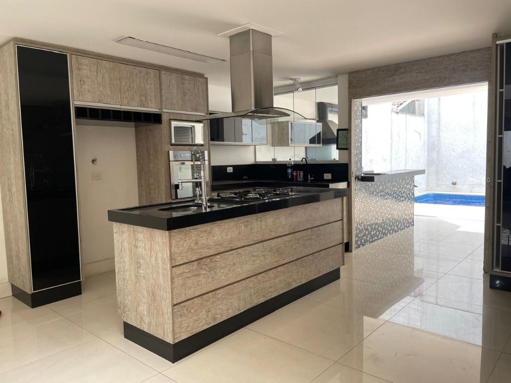 Sobrado à venda no Vila Vilma: 