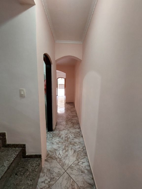 Sobrado à venda no Vila Scarpelli: 