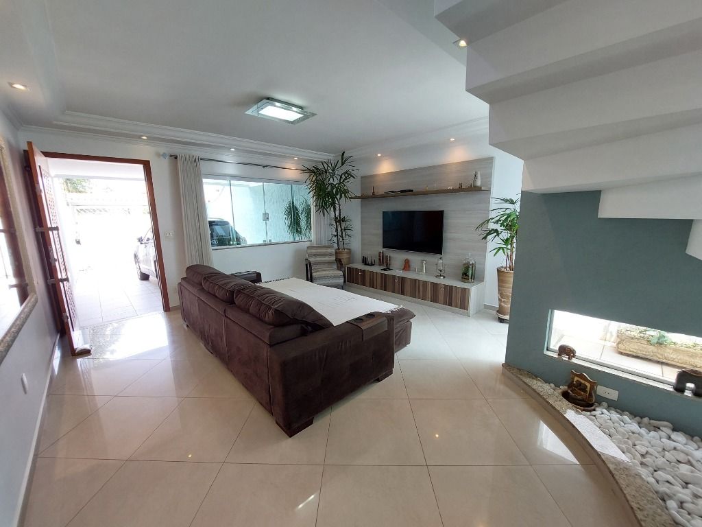 Sobrado à venda no Vila Scarpelli: 