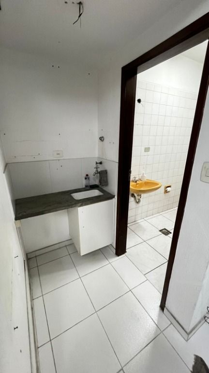 Sala à venda no Centro: 