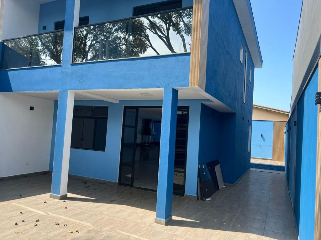 Sobrado à venda no Jardim Suarão: 