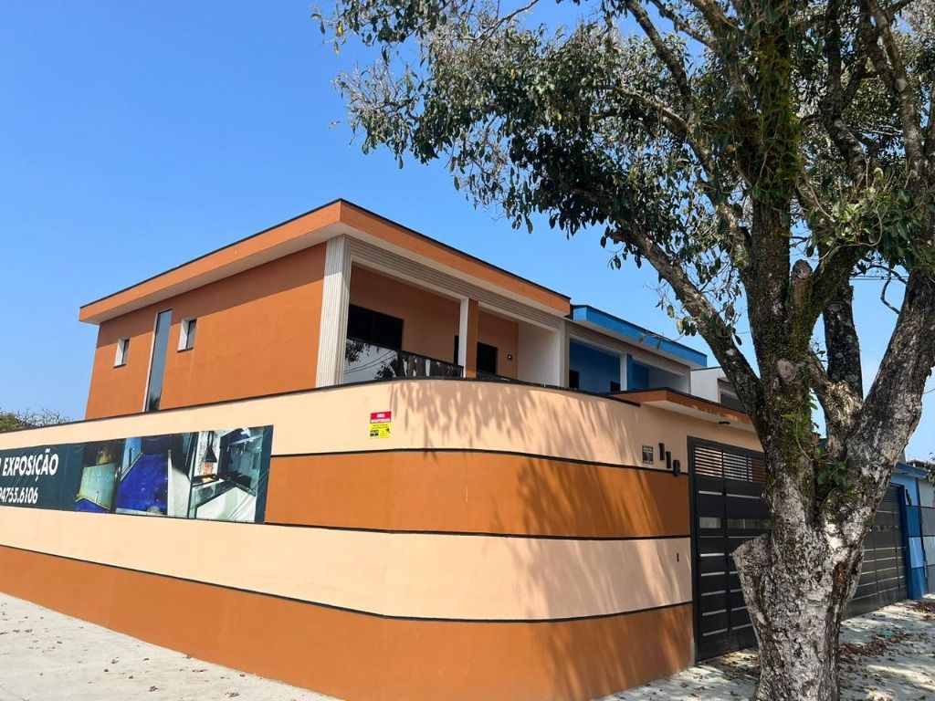 Sobrado à venda no Jardim Suarão: 