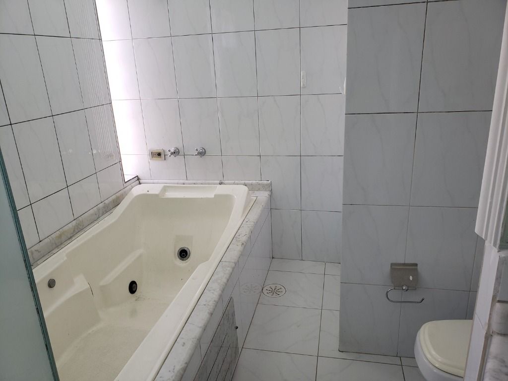 Sobrado à venda no Vila Scarpelli: 