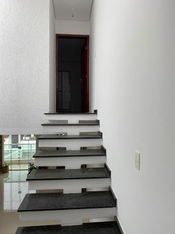 Sobrado à venda no Vila Pinheirinho: 