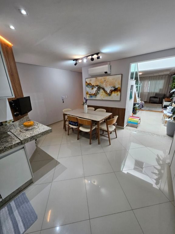 Sobrado à venda no Vila Scarpelli: 