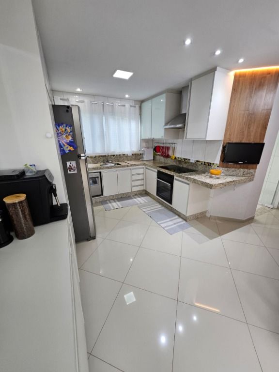 Sobrado à venda no Vila Scarpelli: 