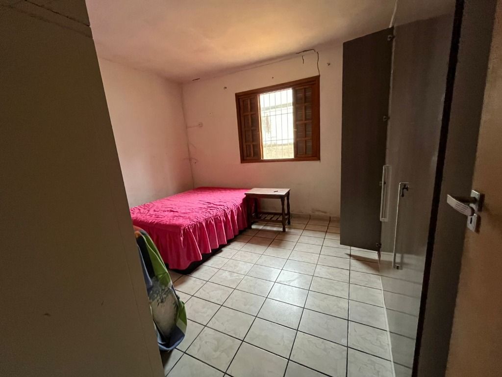 Casa à venda no Jardim Hollywood: 