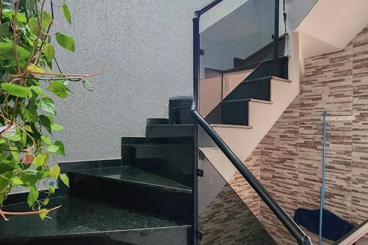 Sobrado à venda no Baeta Neves: 