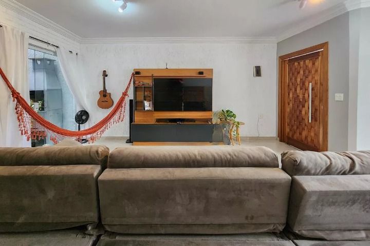 Sobrado à venda no Baeta Neves: 