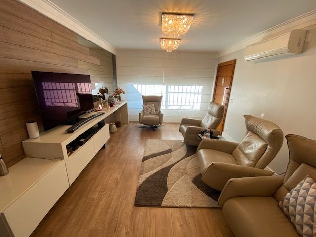 Sobrado à venda no Vila Scarpelli: 