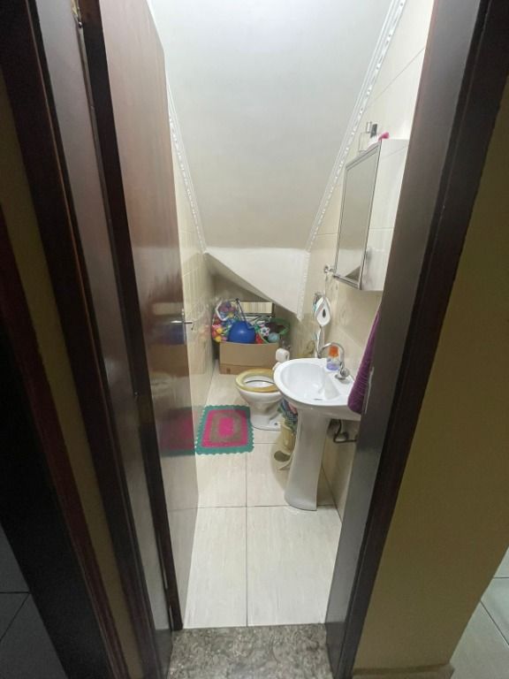 Sobrado à venda no Vila Scarpelli: 