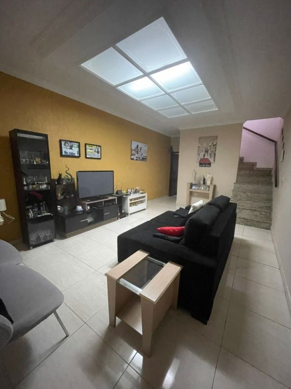 Sobrado à venda no Vila Scarpelli: 