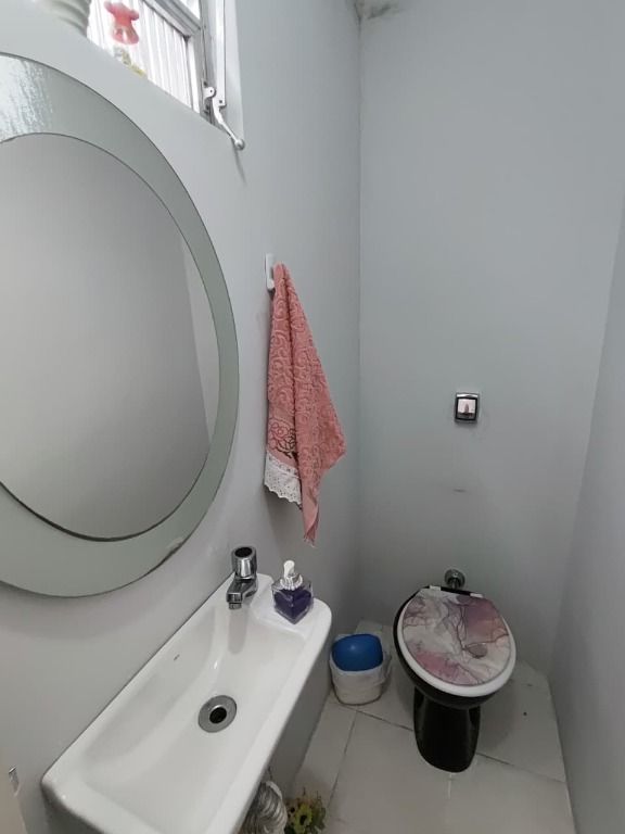 Sobrado à venda no Vila Scarpelli: 