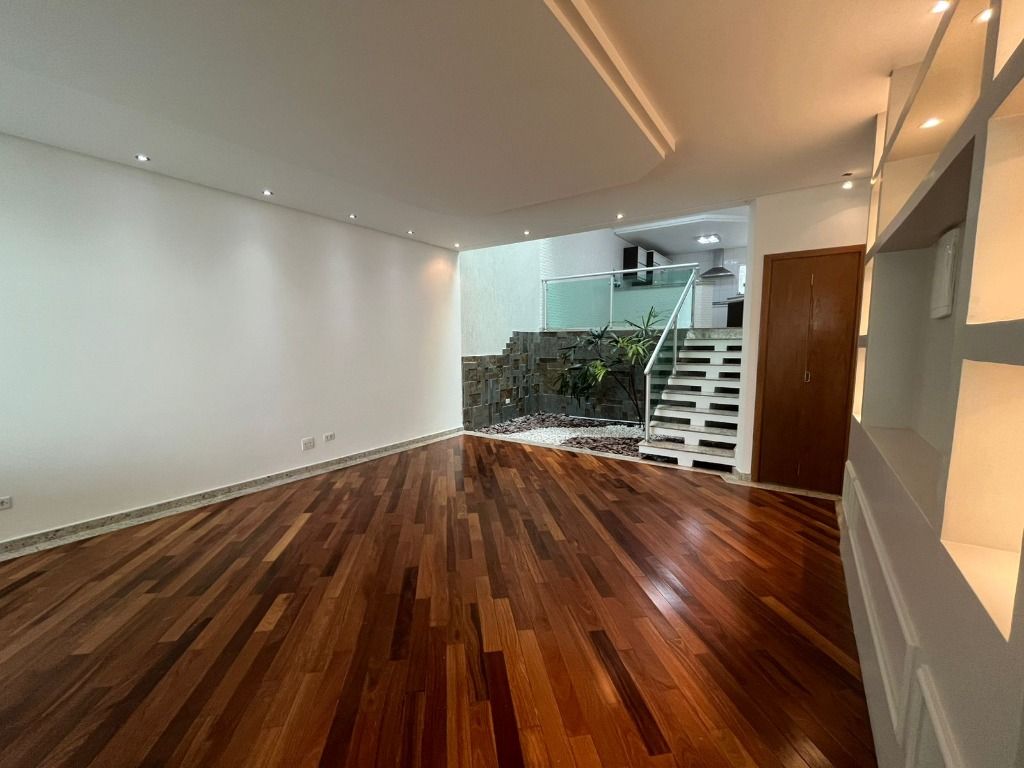 Sobrado à venda no Vila Assunção: 