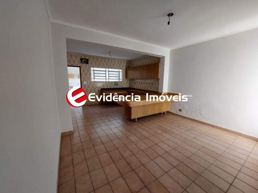 Sobrado para aluguel no Vila Scarpelli: 