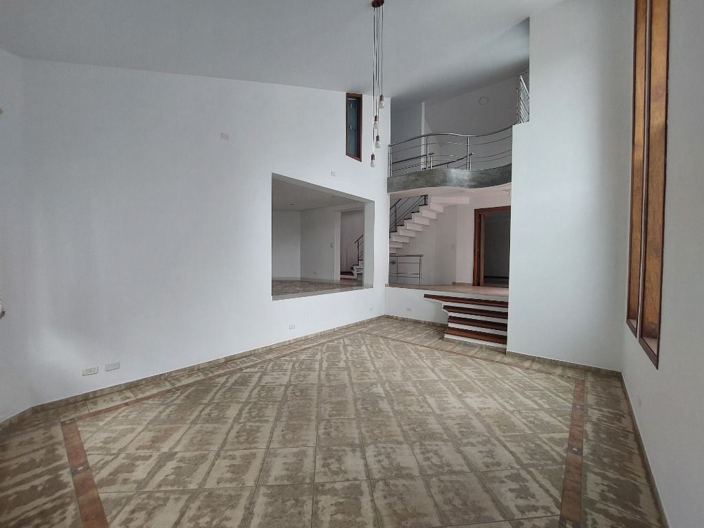 Sobrado para aluguel no Vila Scarpelli: 