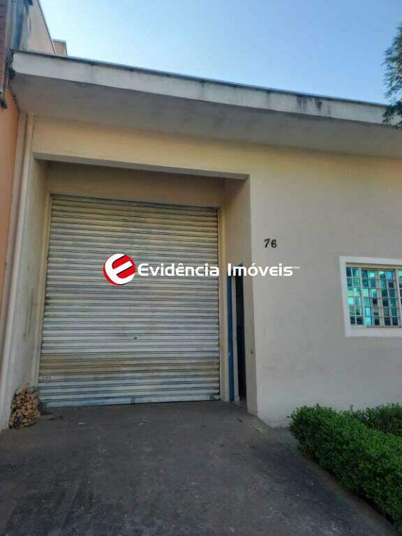 Salão para aluguel no Vila Scarpelli: 