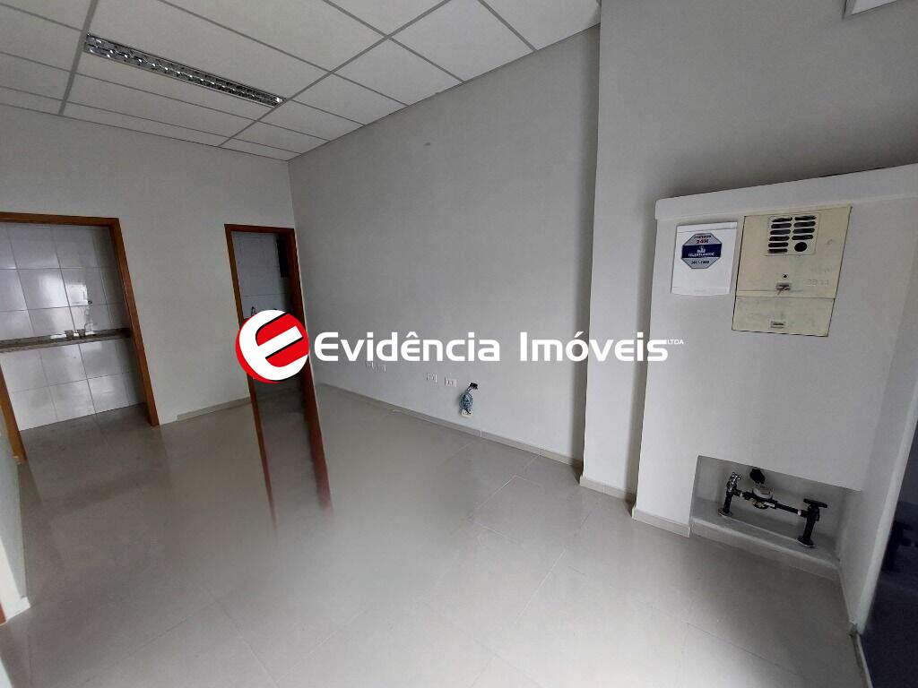 Salão para aluguel no Vila Scarpelli: 