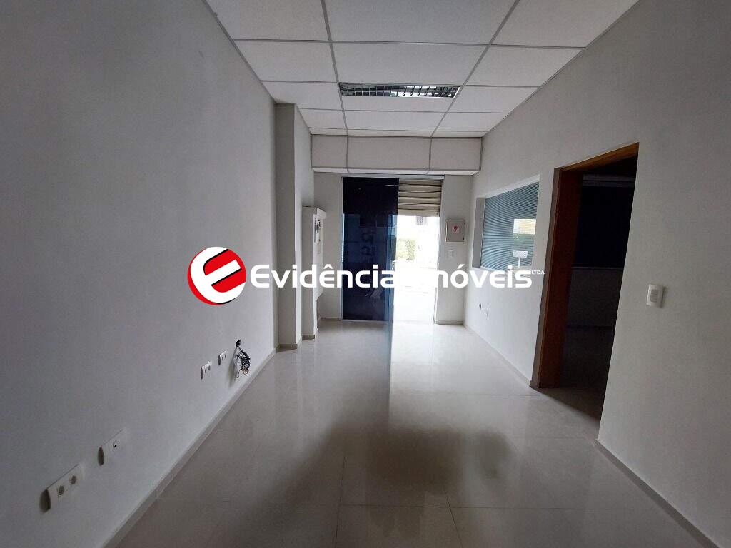 Salão para aluguel no Vila Scarpelli: 