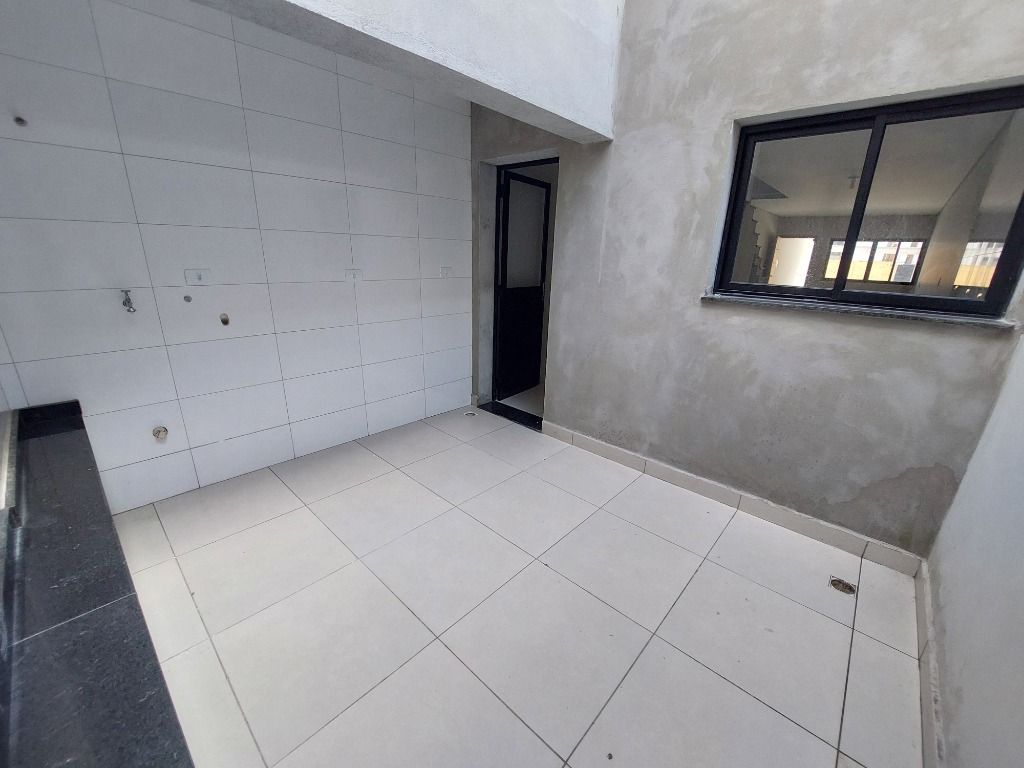 Sobrado para aluguel no Jardim Stella: 