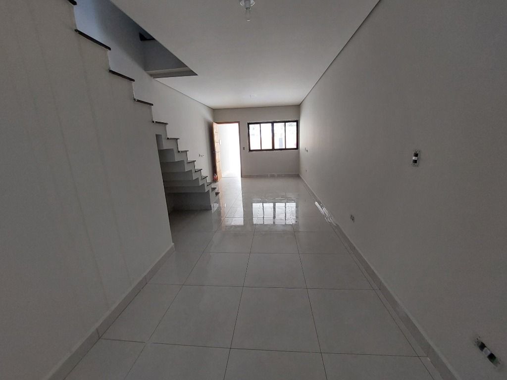 Sobrado para aluguel no Jardim Stella: 