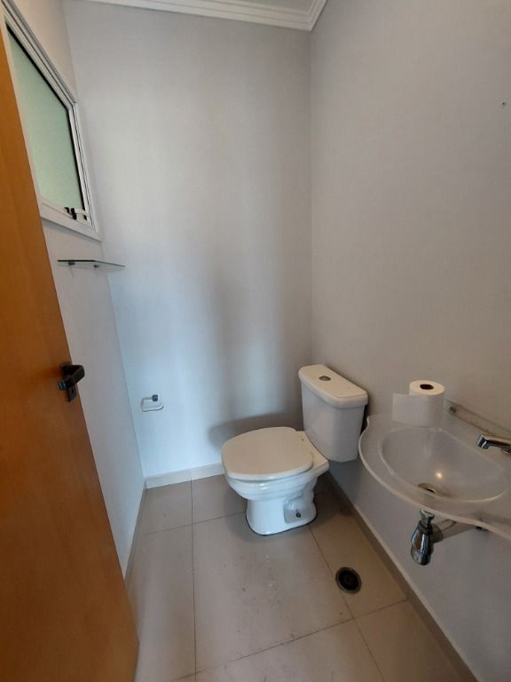 Sobrado para aluguel no Jardim Ocara: 