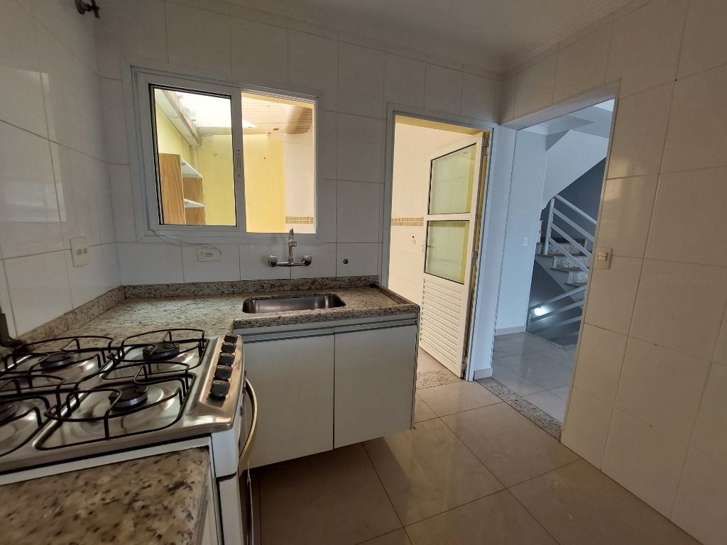 Sobrado para aluguel no Jardim Ocara: 