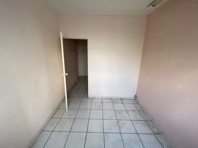 Sala para aluguel no Centro: 
