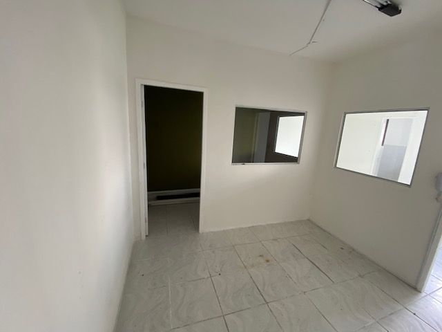 Sala para aluguel no Centro: 
