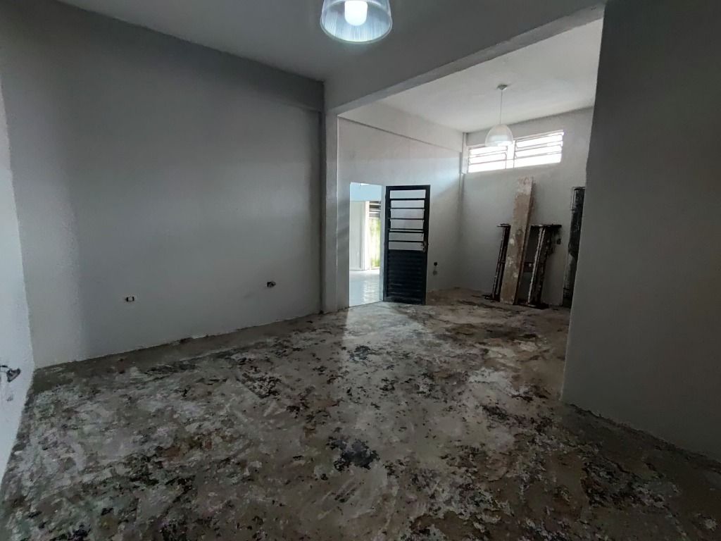 Salão para aluguel no Vila Scarpelli: 