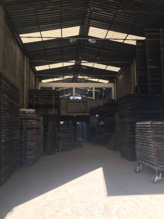 Galpão para aluguel no Santa Teresinha: 