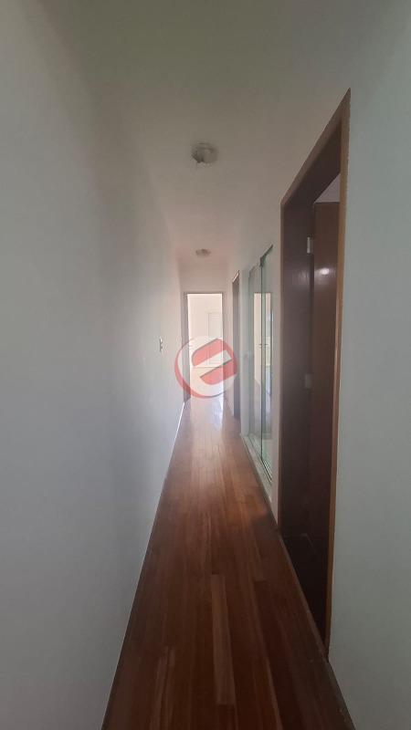 Sobrado à venda no Vila Scarpelli: 