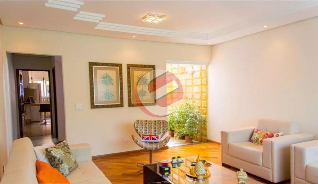 Sobrado à venda no Vila Scarpelli: 