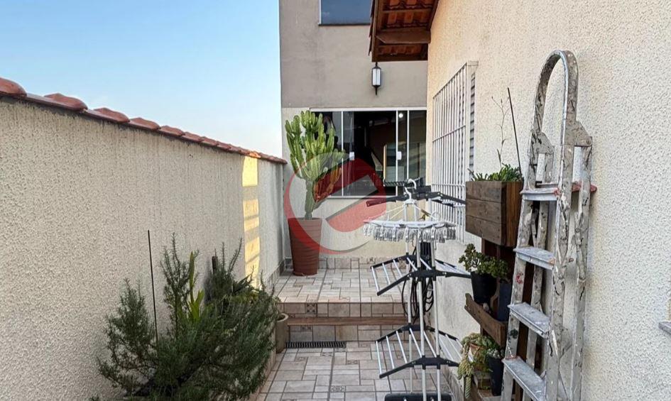 Casa à venda no Vila Scarpelli: 