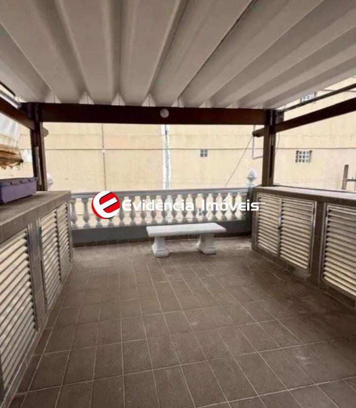 Sobrado à venda no Santa Maria: 