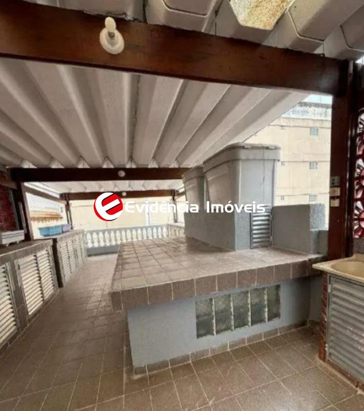 Sobrado à venda no Santa Maria: 