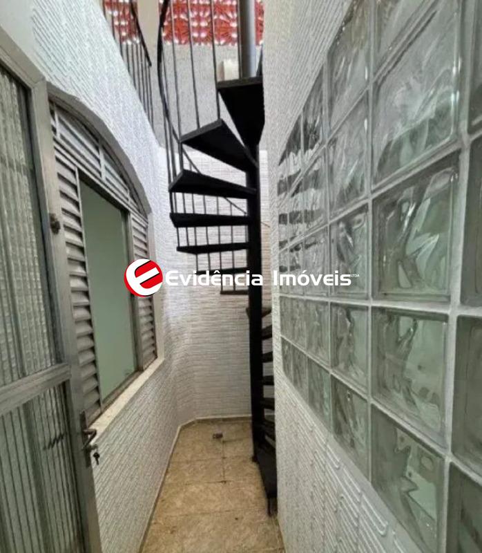 Sobrado à venda no Santa Maria: 